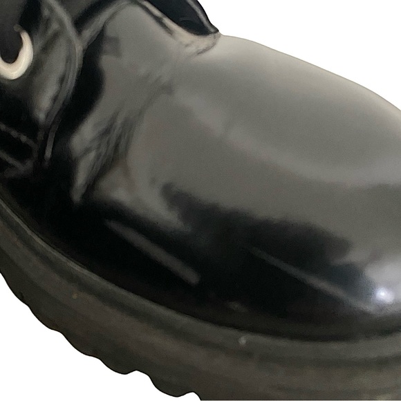 Guess Olinia Women’s Combat Boots 9.5 Black Vegan Patent Leather Silver Monogram - Picture 13 of 13